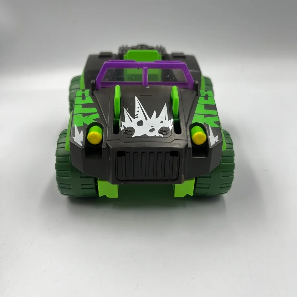 Hasbro Marvel Hulk Smash Truck Green Black & Purple Off Road Toy Vehicle 2011